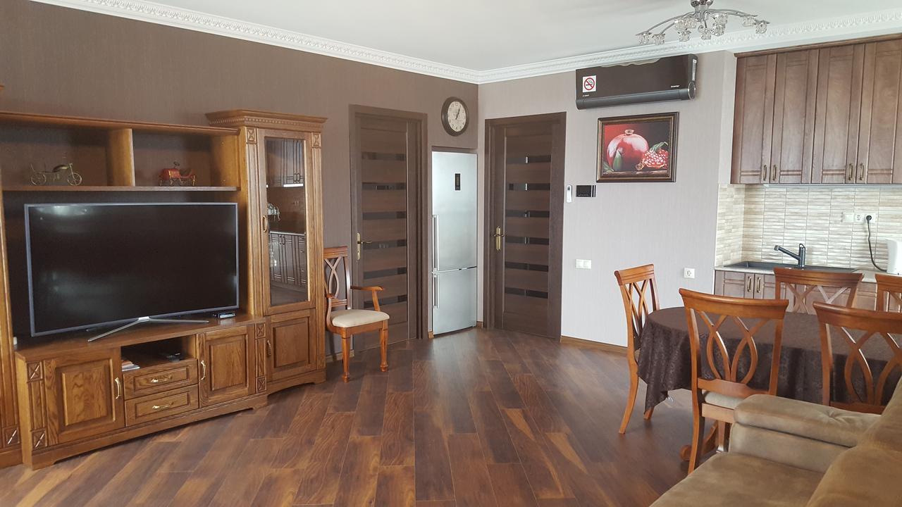 Mimino Apartment Deluxe First Line Batumi Kültér fotó